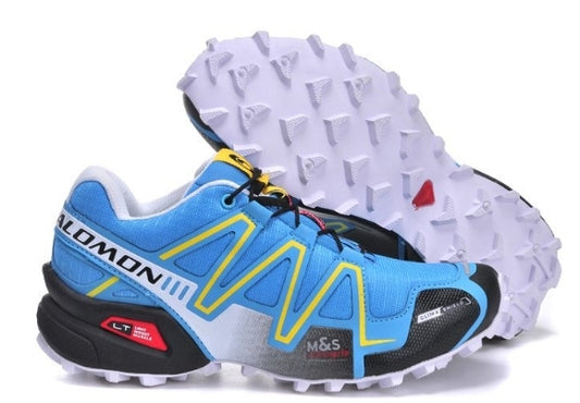 Les baskets Salomon Speed Cross III 1 Femme sont un témoignage de l'engagement de Salomon à combiner style et innovation.