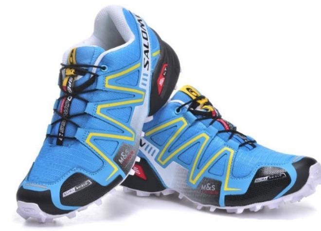 Les baskets Salomon Speed Cross III 1 Femme sont un témoignage de l'engagement de Salomon à combiner style et innovation.