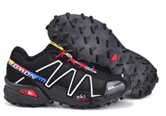 Les baskets Salomon Speed Cross III 1 Femme sont un témoignage de l'engagement de Salomon à combiner style et innovation.