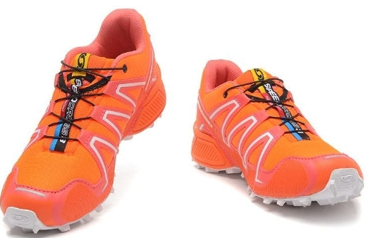 Les baskets Salomon Speed Cross III 1 Femme sont un témoignage de l'engagement de Salomon à combiner style et innovation.