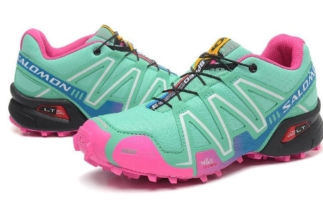 Les baskets Salomon Speed Cross III 1 Femme sont un témoignage de l'engagement de Salomon à combiner style et innovation.