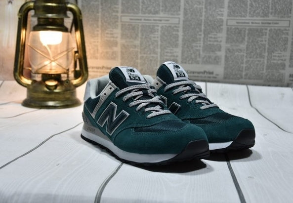 Les baskets New Balance Femme se démarquent par leur esthétique moderne et intemporelle, ainsi que par leur héritage sportif emblématique.