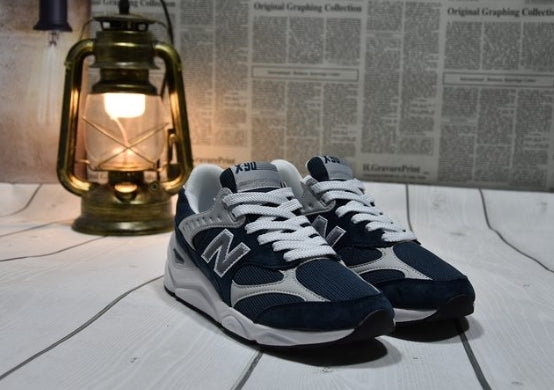 Les baskets New Balance Femme se démarquent par leur esthétique moderne et intemporelle, ainsi que par leur héritage sportif emblématique.