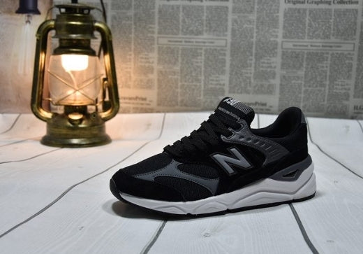 Les baskets New Balance Femme se démarquent par leur esthétique moderne et intemporelle, ainsi que par leur héritage sportif emblématique.