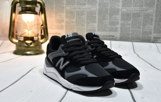 Les baskets New Balance Femme se démarquent par leur esthétique moderne et intemporelle, ainsi que par leur héritage sportif emblématique.