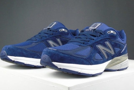 Les baskets New Balance Femme se démarquent par leur esthétique moderne et intemporelle, ainsi que par leur héritage sportif emblématique.