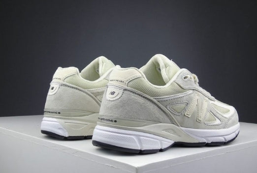 Les baskets New Balance Femme se démarquent par leur esthétique moderne et intemporelle, ainsi que par leur héritage sportif emblématique.
