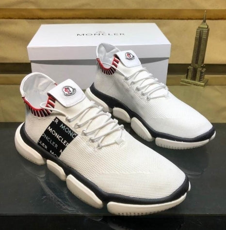 les sneakers Moncler Low Femme sont un témoignage de l'engagement de Moncler à combiner style et performance. Exceptionnel