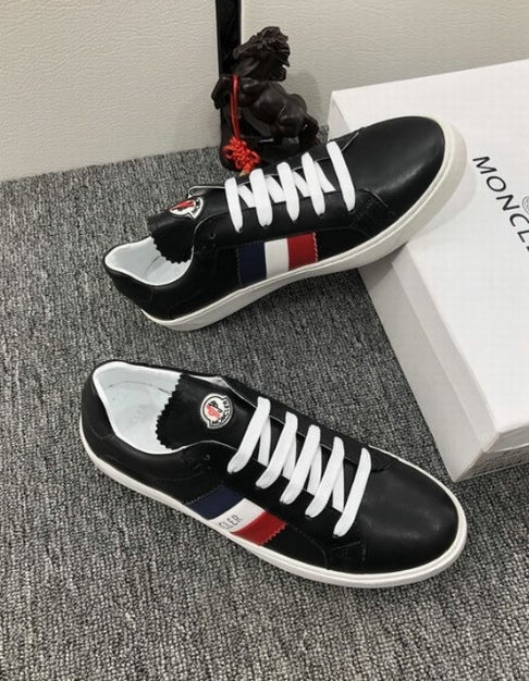 les sneakers Moncler Low Femme sont un témoignage de l'engagement de Moncler à combiner style et performance. Exceptionnel