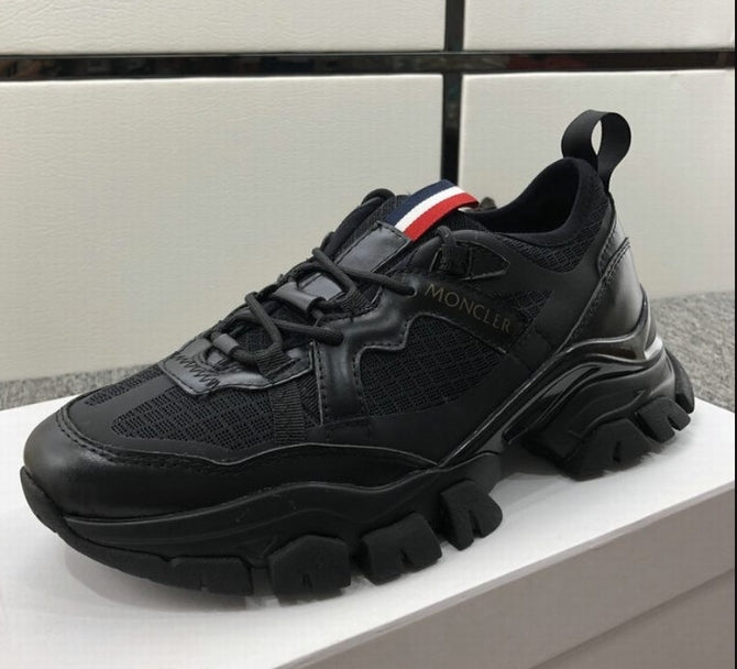 les sneakers Moncler Low Femme sont un témoignage de l'engagement de Moncler à combiner style et performance. Exceptionnel