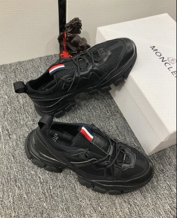 les sneakers Moncler Low Femme sont un témoignage de l'engagement de Moncler à combiner style et performance. Exceptionnel