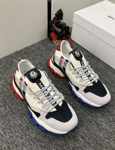 les sneakers Moncler Low Femme sont un témoignage de l'engagement de Moncler à combiner style et performance. Exceptionnel