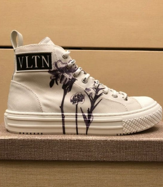 les chaussures Valentino Low Femme sont un témoignage de l'engagement de Valentino à combiner style et sophistication.