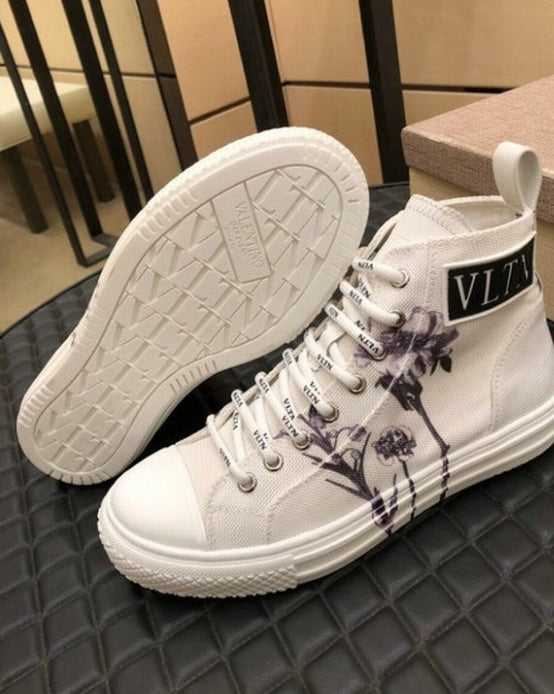 les chaussures Valentino Low Femme sont un témoignage de l'engagement de Valentino à combiner style et sophistication.