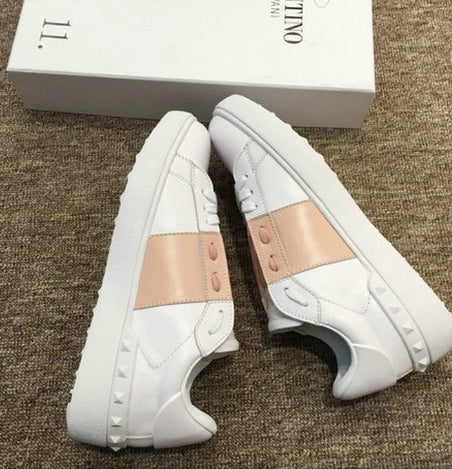 les chaussures Valentino Low Femme sont un témoignage de l'engagement de Valentino à combiner style et sophistication.