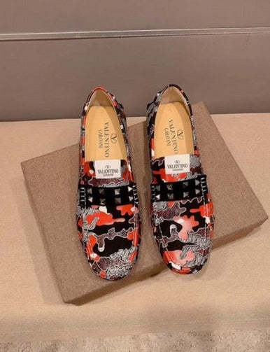 les chaussures Valentino Low Femme sont un témoignage de l'engagement de Valentino à combiner style et sophistication.