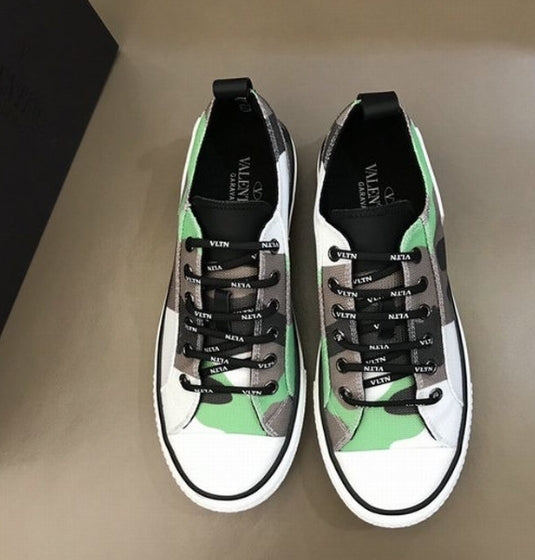 les chaussures Valentino Low Femme sont un témoignage de l'engagement de Valentino à combiner style et sophistication.