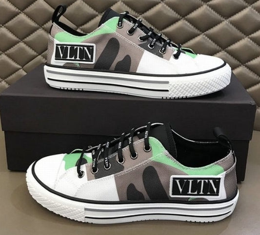 les chaussures Valentino Low Femme sont un témoignage de l'engagement de Valentino à combiner style et sophistication.