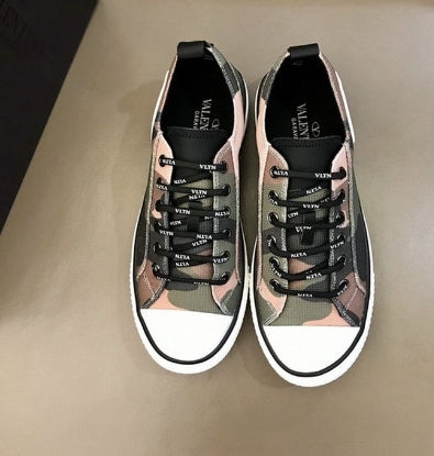 les chaussures Valentino Low Femme sont un témoignage de l'engagement de Valentino à combiner style et sophistication.
