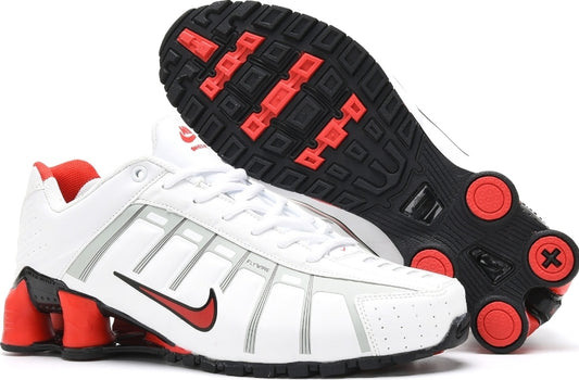 Les baskets Nike Shox NZ Leven offrent une fusion parfaite de style et de performance. Leur design moderne et élégant attire tous les regards. Pas cher.le moins cher.