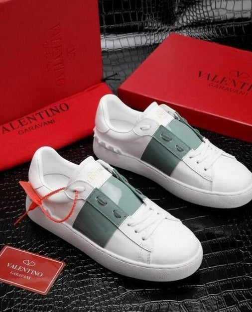 les chaussures Valentino Low Femme sont un témoignage de l'engagement de Valentino à combiner style et sophistication.