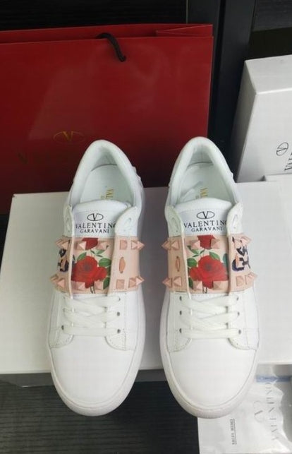 les chaussures Valentino Low Femme sont un témoignage de l'engagement de Valentino à combiner style et sophistication.