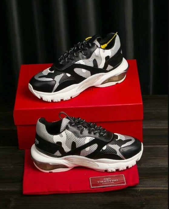 les chaussures Valentino Low Femme sont un témoignage de l'engagement de Valentino à combiner style et sophistication.
