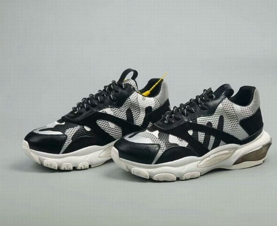 les chaussures Valentino Low Femme sont un témoignage de l'engagement de Valentino à combiner style et sophistication.