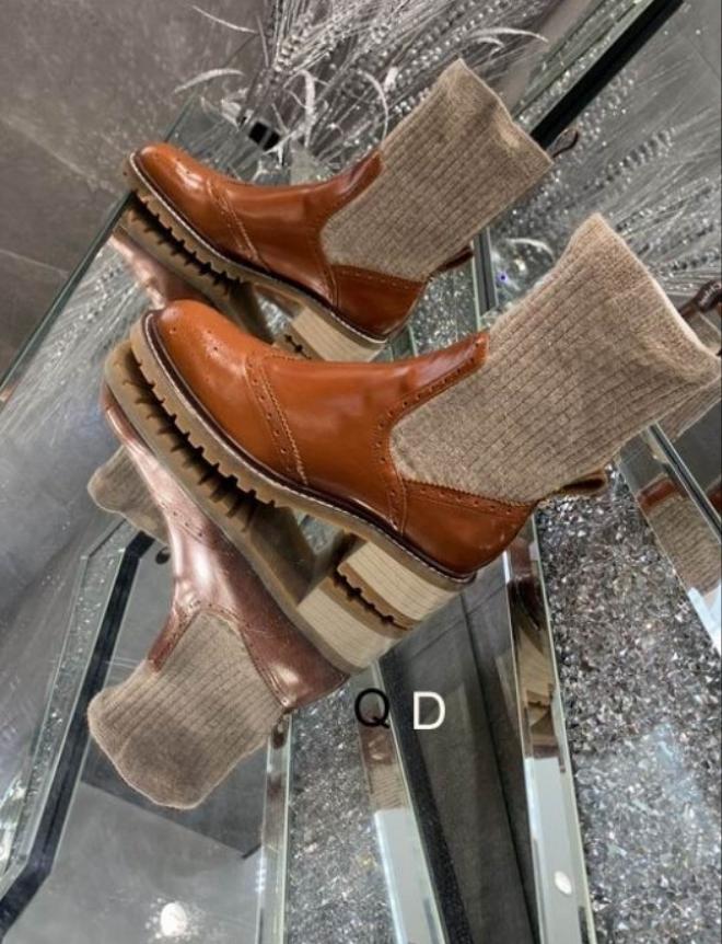 Bottines Chloe Femme Résultats de l'évolution emblématique de la marque Chloé, les bottines Chloé Femme sont un témoignage de l'engagement de Chloé à combiner style et élégance.
