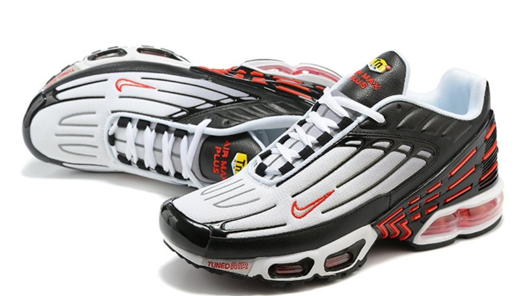 baskets Nike Air Max Plus 3 Black White Red
