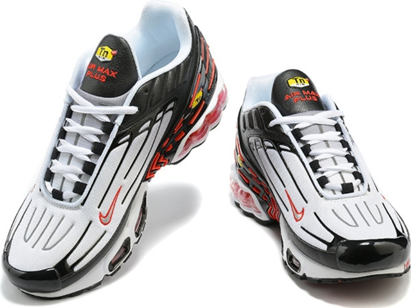 baskets Nike Air Max Plus 3 Black White Red