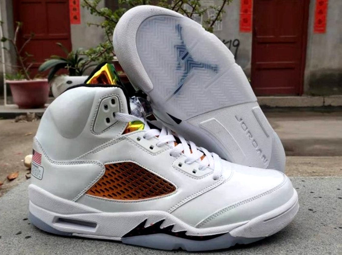Les baskets Air Jordan 5 offrent un style audacieux et une performance exceptionnelle. leur design unique emblématique. Pas cher. Le moins cher. 