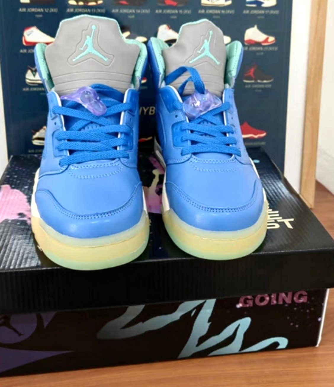 Les baskets Air Jordan 5 offrent un style audacieux et une performance exceptionnelle. leur design unique emblématique. Pas cher. Le moins cher. 