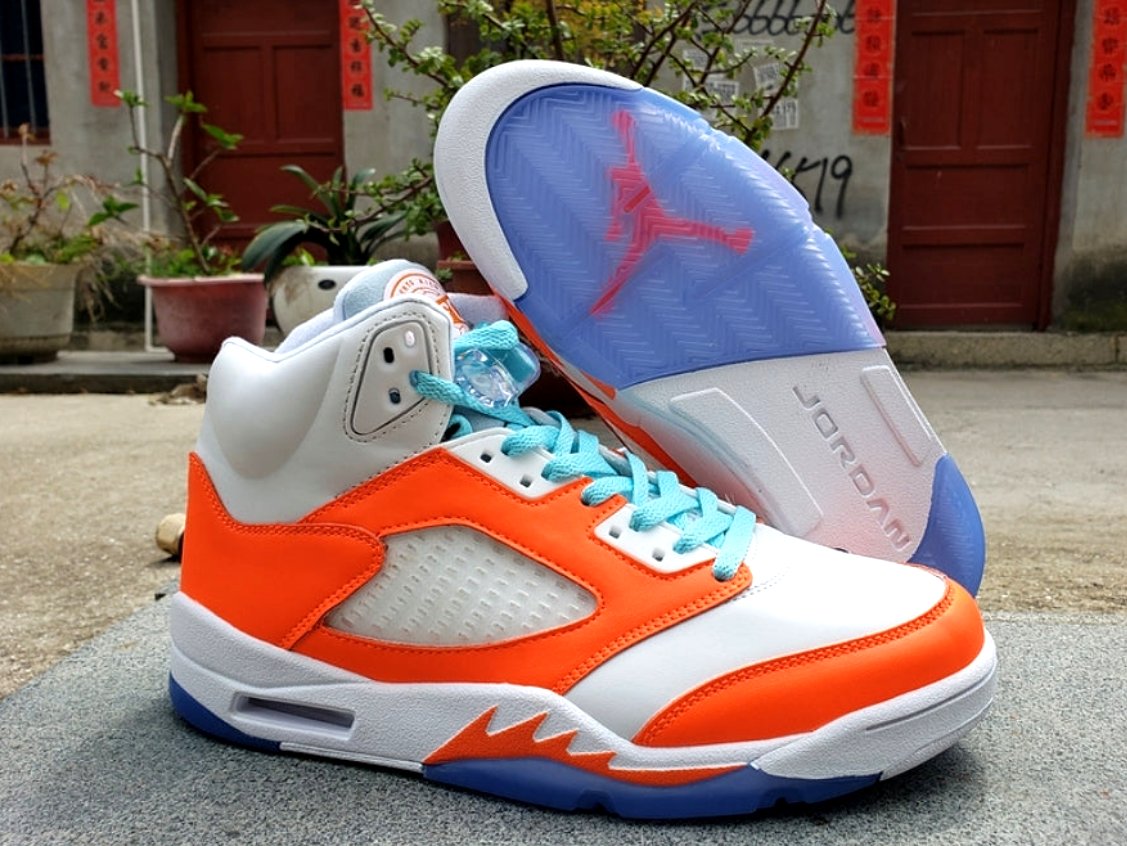 Les baskets Air Jordan 5 offrent un style audacieux et une performance exceptionnelle. leur design unique emblématique. Pas cher. Le moins cher. 