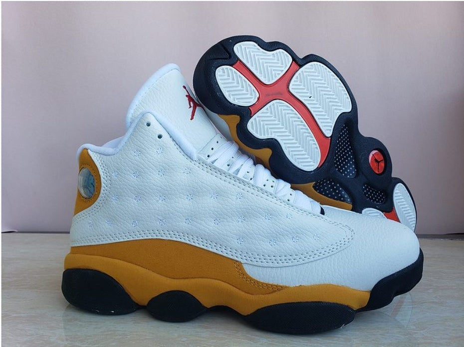 Les baskets Air Jordan 13 offrent un style emblématique et une performance exceptionnelle.
 design distinctif .pas Cher. Moins cher.