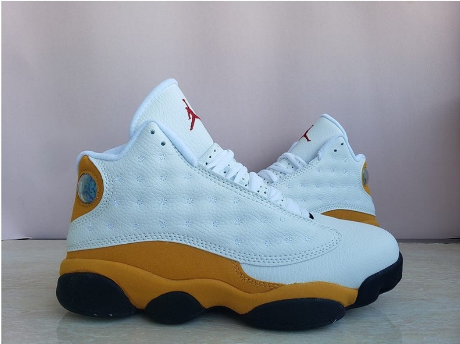 Les baskets Air Jordan 13 offrent un style emblématique et une performance exceptionnelle.
 design distinctif .pas Cher. Moins cher.