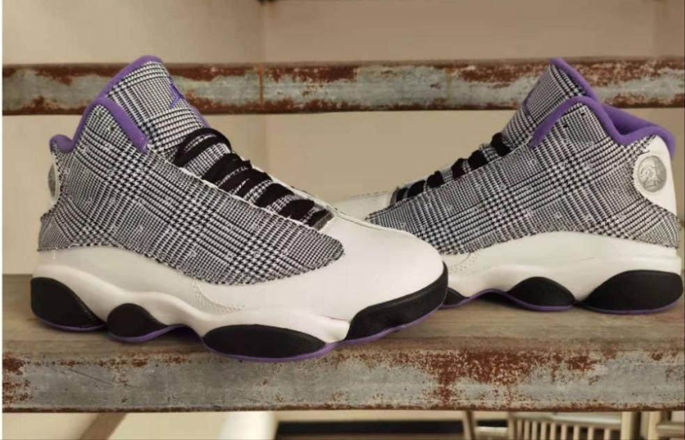 Les baskets Air Jordan 13 offrent un style emblématique et une performance exceptionnelle.
 design distinctif .pas Cher. Moins cher.