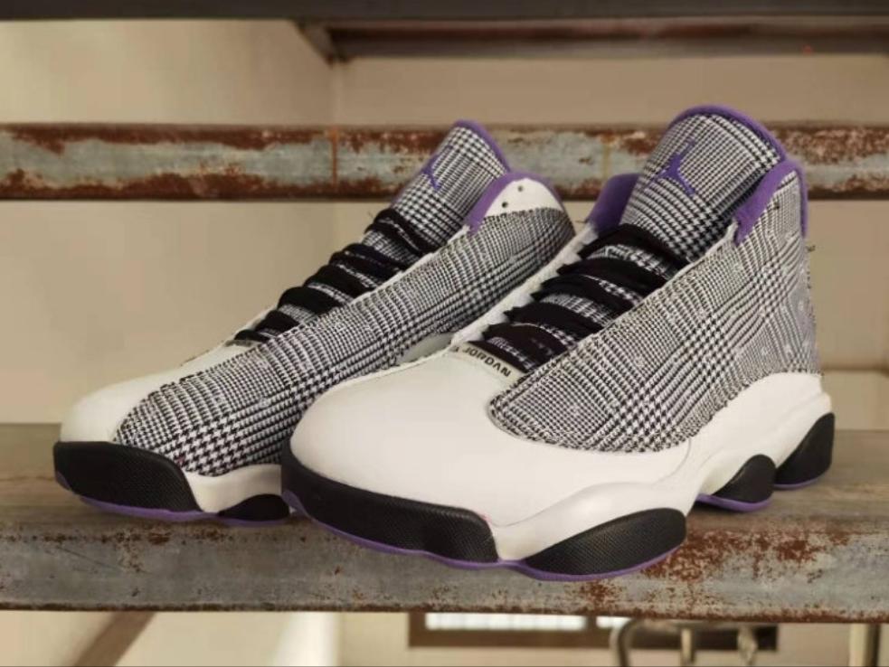 Les baskets Air Jordan 13 offrent un style emblématique et une performance exceptionnelle.
 design distinctif .pas Cher. Moins cher.