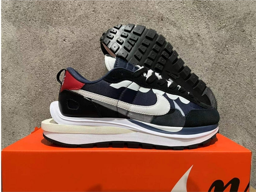 Les Baskets Nike LDWaffle x Sacai combinent style audacieux et innovation. Leur design surdimensionnées . Pas cher. Le moins cher.