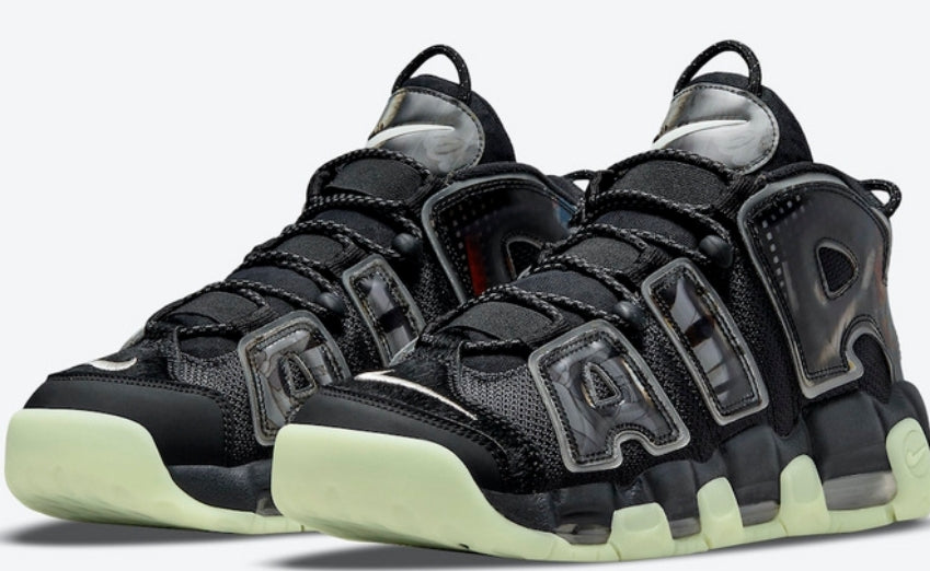 Les baskets Nike Air Uptempo combinent style audacieux et innovation. Leur design emblématique et leurs lettres surdimensionnées . Pas cher. Le moins cher.