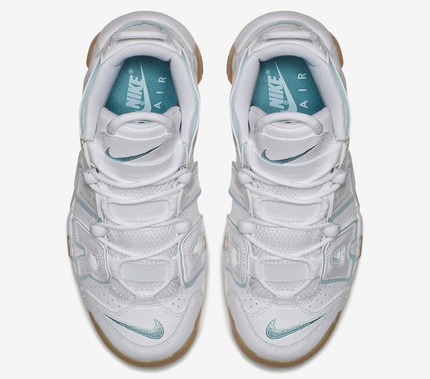 Les baskets Nike Air Uptempo combinent style audacieux et innovation. Leur design emblématique et leurs lettres surdimensionnées . Pas cher. Le moins cher.