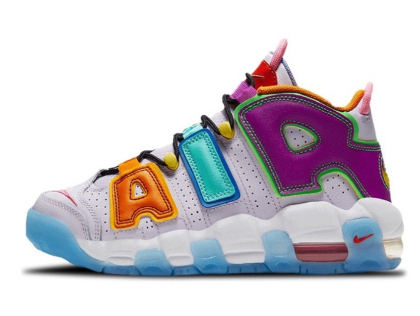 Les baskets Nike Air Uptempo combinent style audacieux et innovation. Leur design emblématique et leurs lettres surdimensionnées . Pas cher. Le moins cher.
