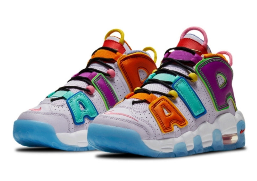 Les baskets Nike Air Uptempo combinent style audacieux et innovation. Leur design emblématique et leurs lettres surdimensionnées . Pas cher. Le moins cher.