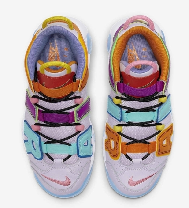 Les baskets Nike Air Uptempo combinent style audacieux et innovation. Leur design emblématique et leurs lettres surdimensionnées . Pas cher. Le moins cher.