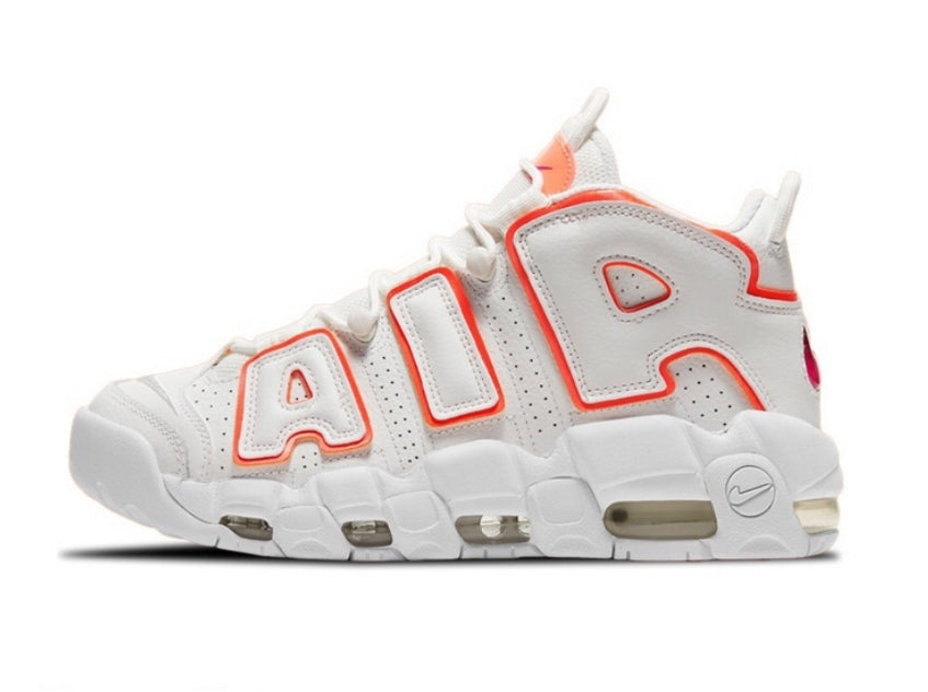Les baskets Nike Air Uptempo combinent style audacieux et innovation. Leur design emblématique et leurs lettres surdimensionnées . Pas cher. Le moins cher.