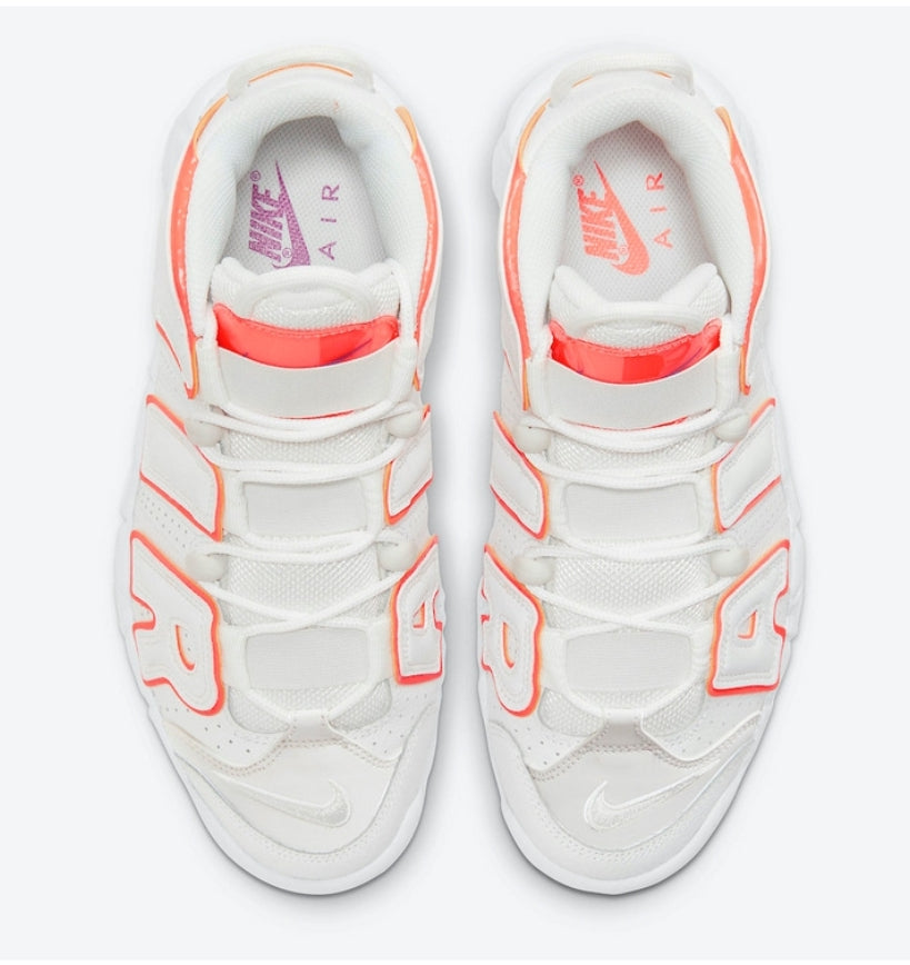 Les baskets Nike Air Uptempo combinent style audacieux et innovation. Leur design emblématique et leurs lettres surdimensionnées . Pas cher. Le moins cher.