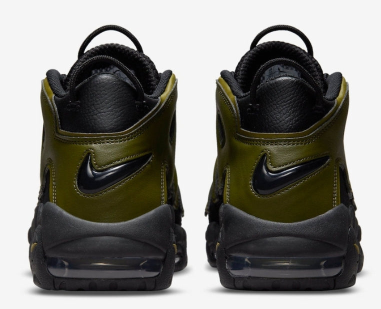 Les baskets Nike Air Uptempo combinent style audacieux et innovation. Leur design emblématique et leurs lettres surdimensionnées . Pas cher. Le moins cher.