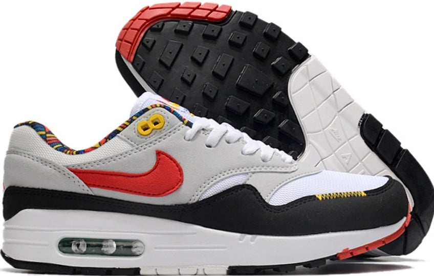 Les baskets Nike Air Max 1 sont iconiques pour leur style emblématique.retro incontournable pas cher. Le moins cher.exceptionnel 