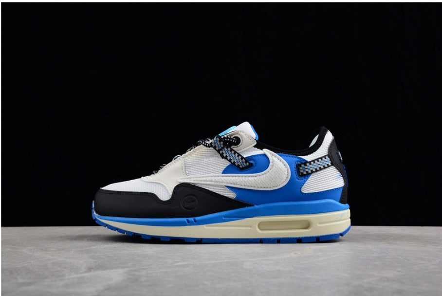 Les baskets Nike Air Max 1 sont iconiques pour leur style emblématique.retro incontournable pas cher. Le moins cher.exceptionnel 