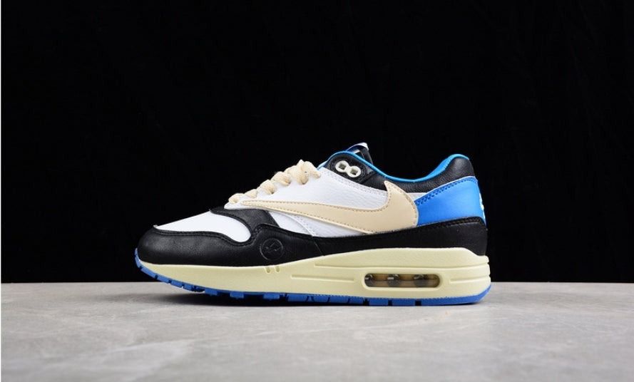 Les baskets Nike Air Max 1 sont iconiques pour leur style emblématique.retro incontournable pas cher. Le moins cher.exceptionnel 